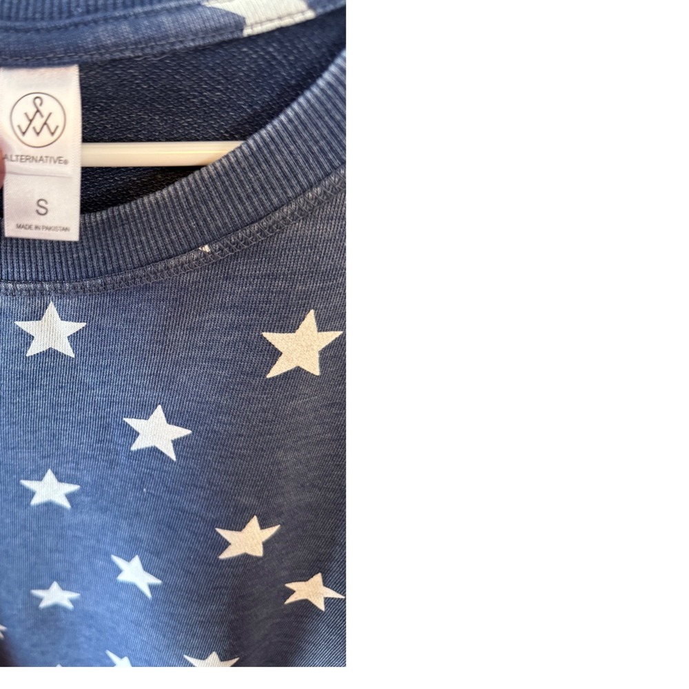 Alternative Apparel Womens Blue Star Print Raglan Sweatshirt size Small Raw Hem - Picture 3 of 3